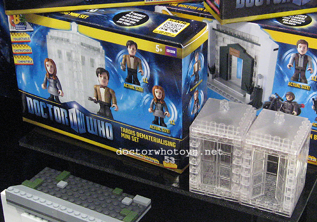 Character Building Tardis Dematerialising Mini Set